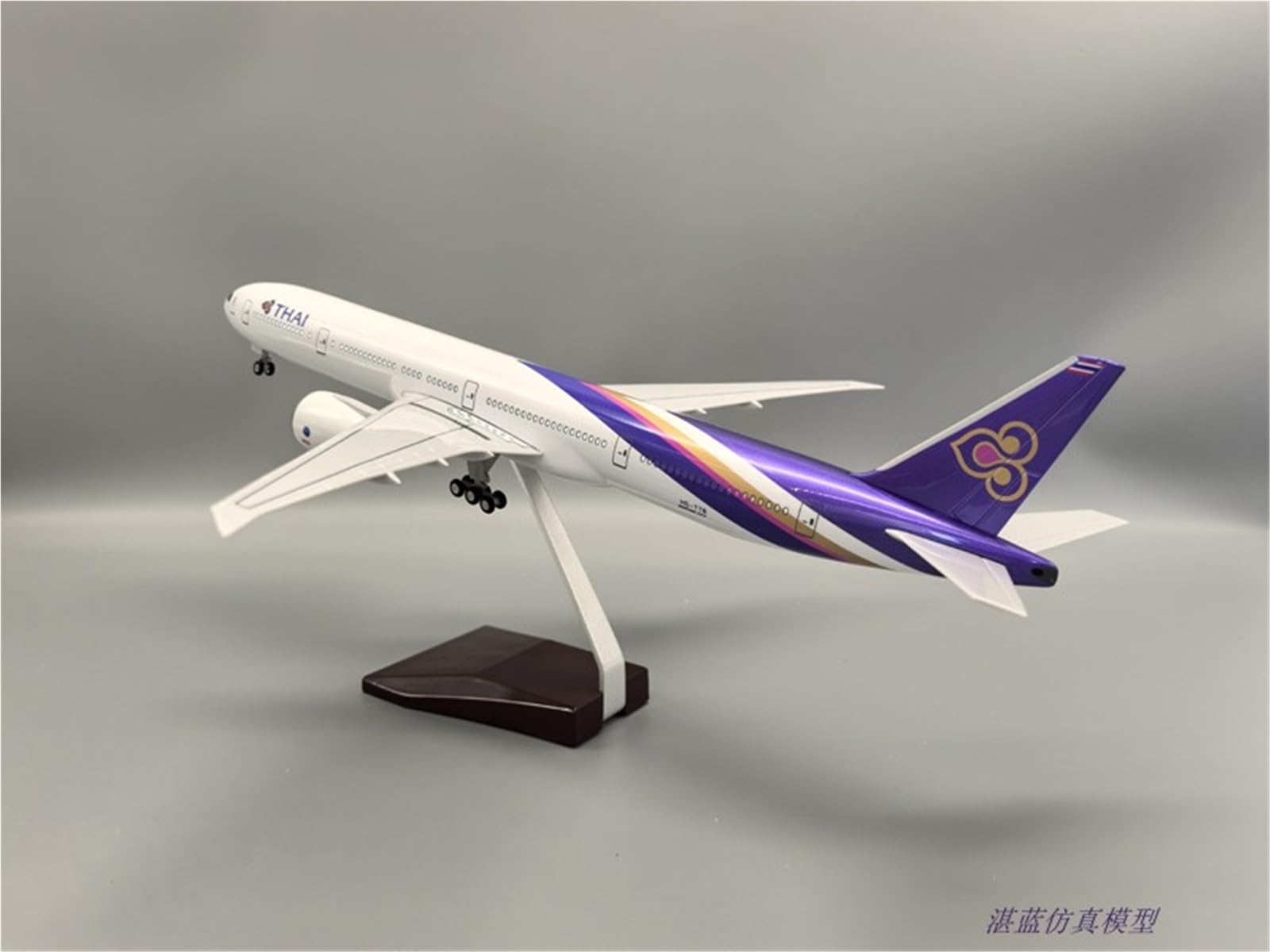Repliki modeli samolotów Replika samolotów cywilnych w skali 1/157 47 cm Thai Airways dla Boeinga 777 Model samolotu do wyświetlania w lotnictwie Miniaturowy model samolotu (bez światła)