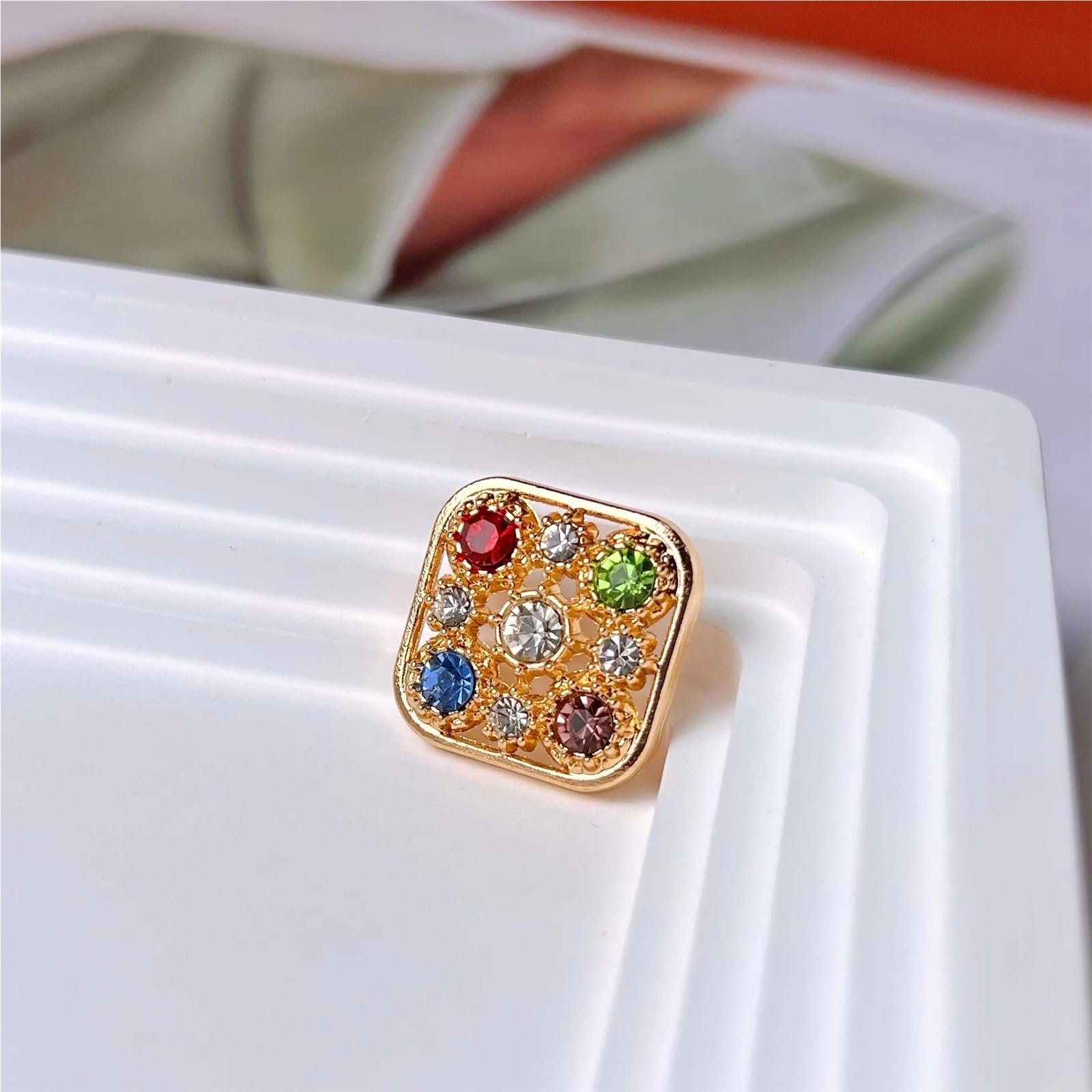 guziki z kryształu górskiego, Guzik z kryształem górskim 10 szt. Kwadratowy metalowy złoty 18,5 mm