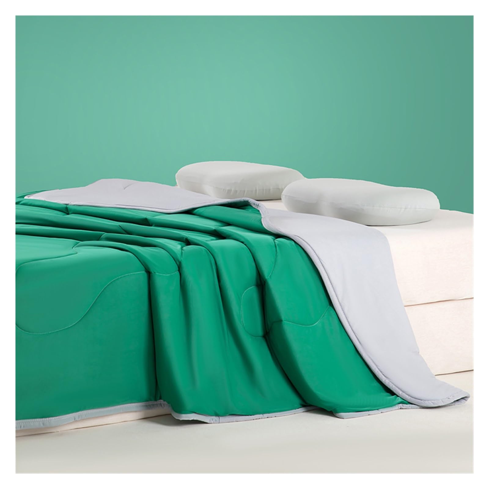 Couette légère en soie glacée soyeuse et thermorégulatrice pour lit, fini khaki élégant