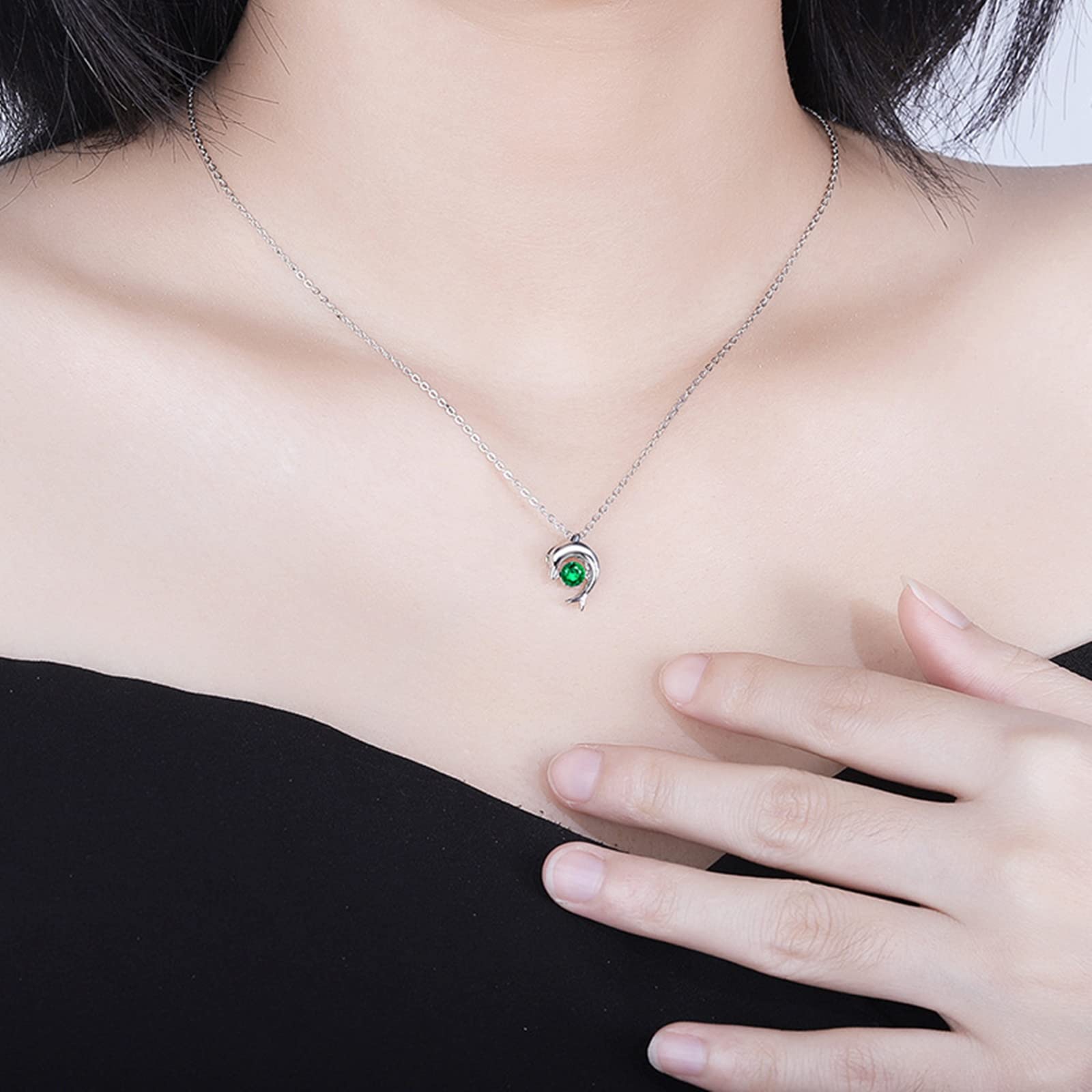 Halskette mit Anhänger aus 925er-Sterlingsilber für Damen, Delfin-Anhänger mit Smaragd, 0,25 ct. Anhänger-Halskette für Damen und Mädchen
