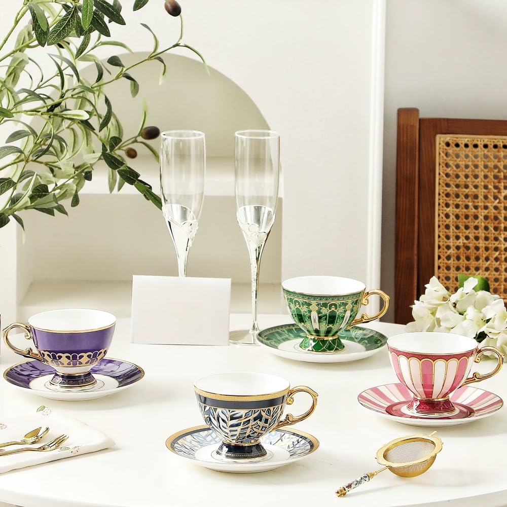 Zestaw filiżanek do kawy, 4-pakowa ceramiczna filiżanka do espresso ze spodkiem, kubki do kawy z uchwytem, ​​filiżanka do espresso, mleka, herbaty