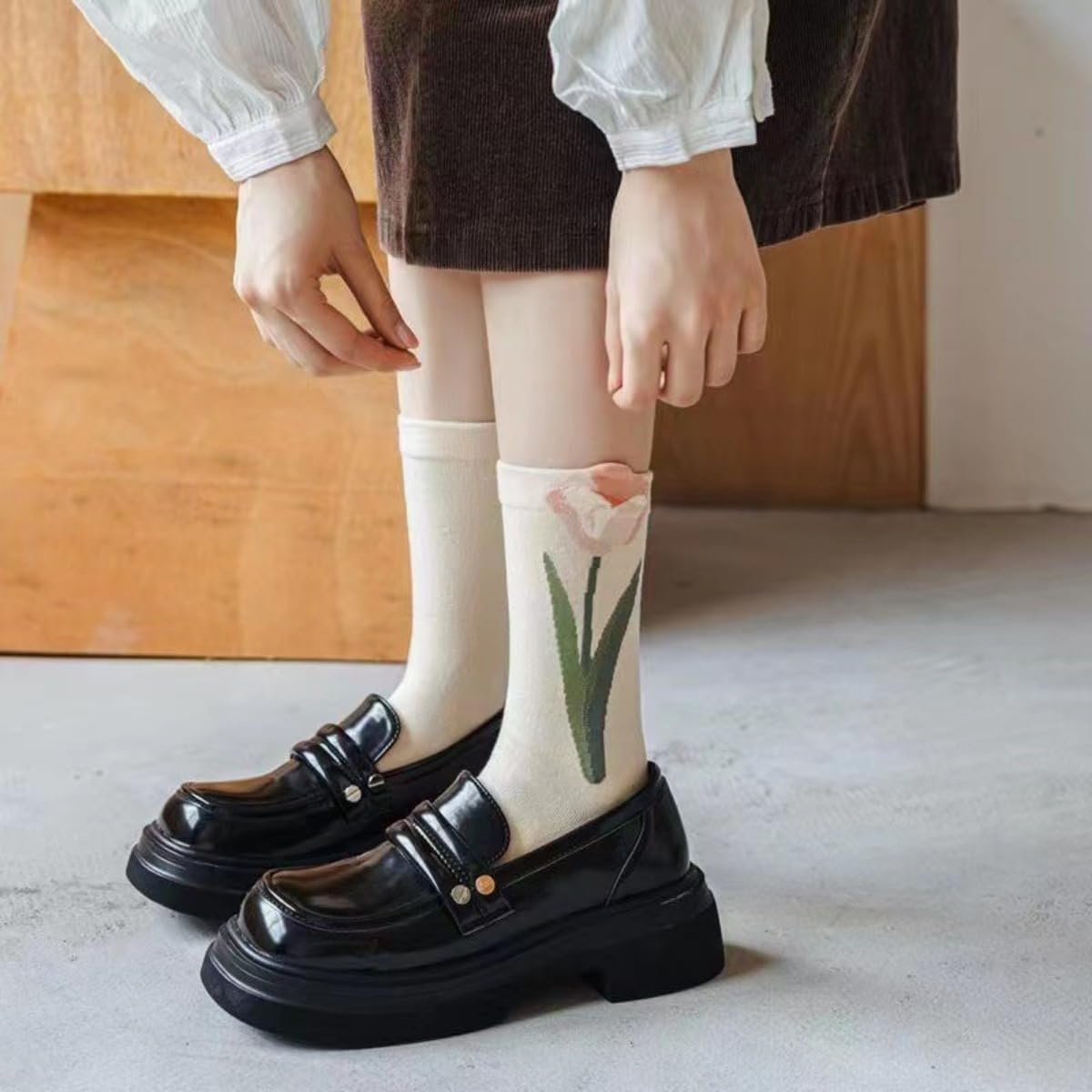 4 Pairs tulip Cute Socks, Women's Lace Ruffles Ankle Casual Sock, Cottagecore Breathable Mid Tube Socks, Floral Crew Socks - Image 5