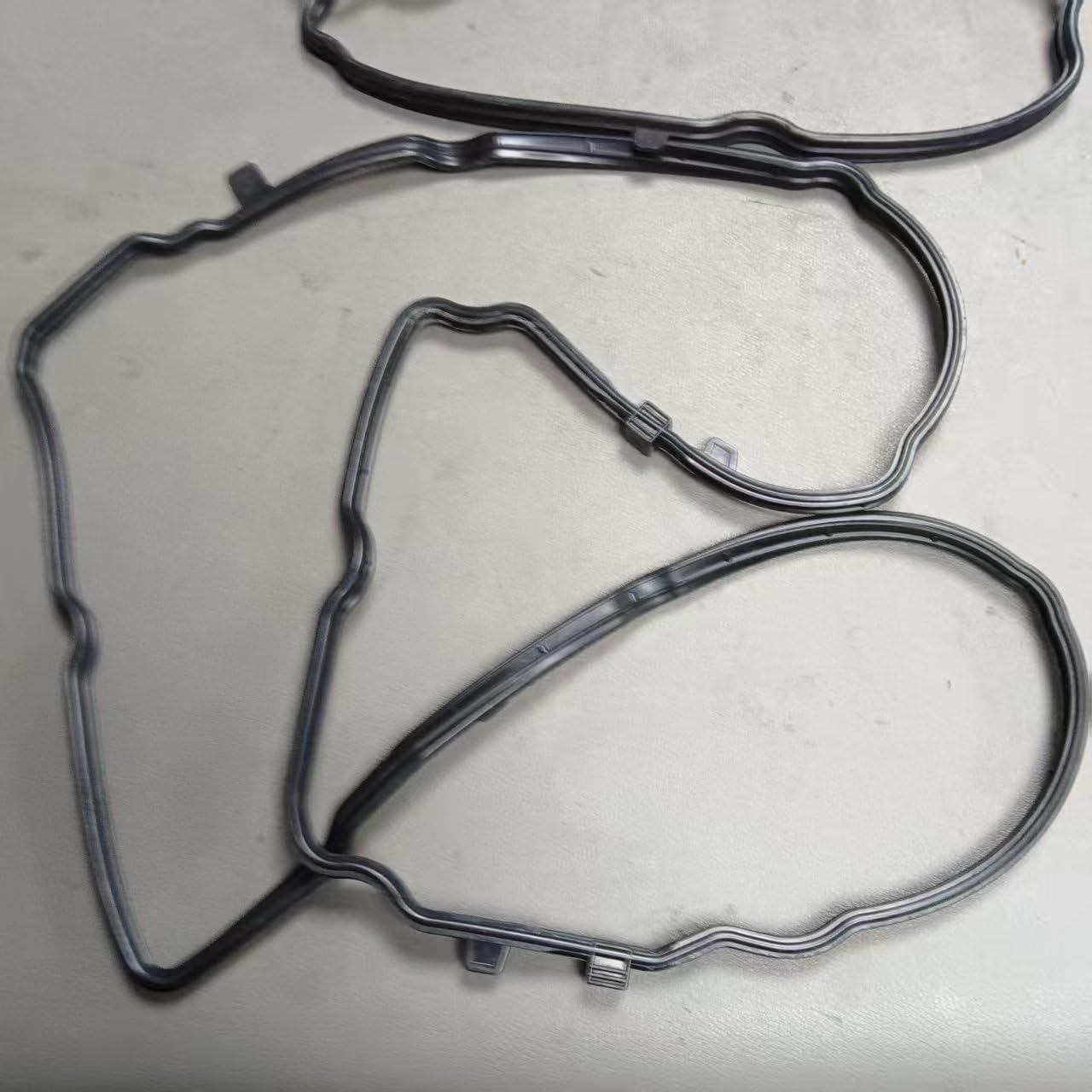 Valve Cover Gasket (one Pair) 05184596AE 5184596AE 05184595AE 5184595AE