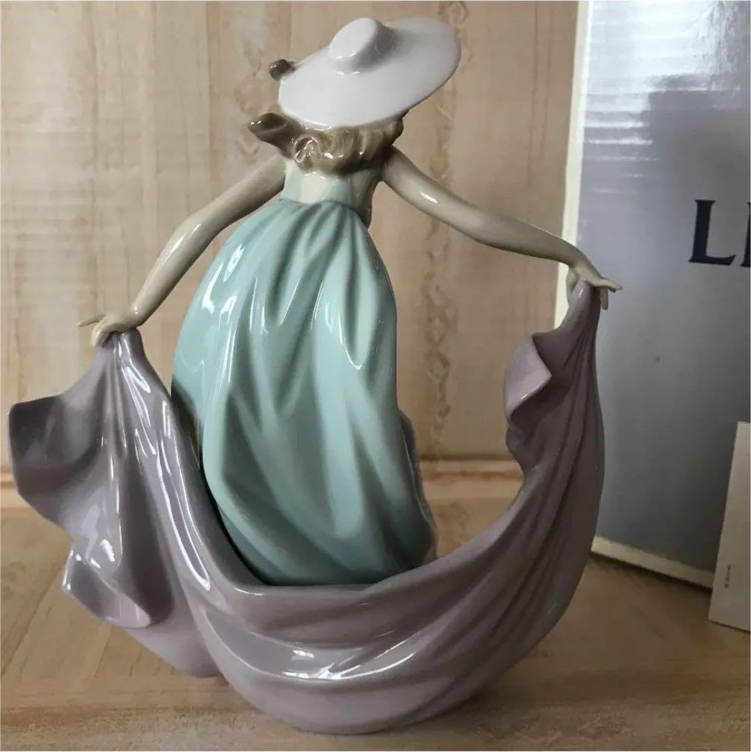 LLADRO リアドロ 5月の舞踏 フィギュリン Amazon.co.jp: LLADROリヤドロ5月の舞踏フィギュリン : Toys & Games