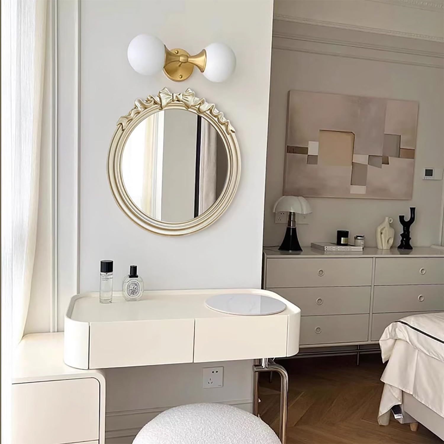 Francuskie lustro ścienne w stylu vintage, ozdobny barokowy design, do łazienki, przedpokoju, salonu, sypialni