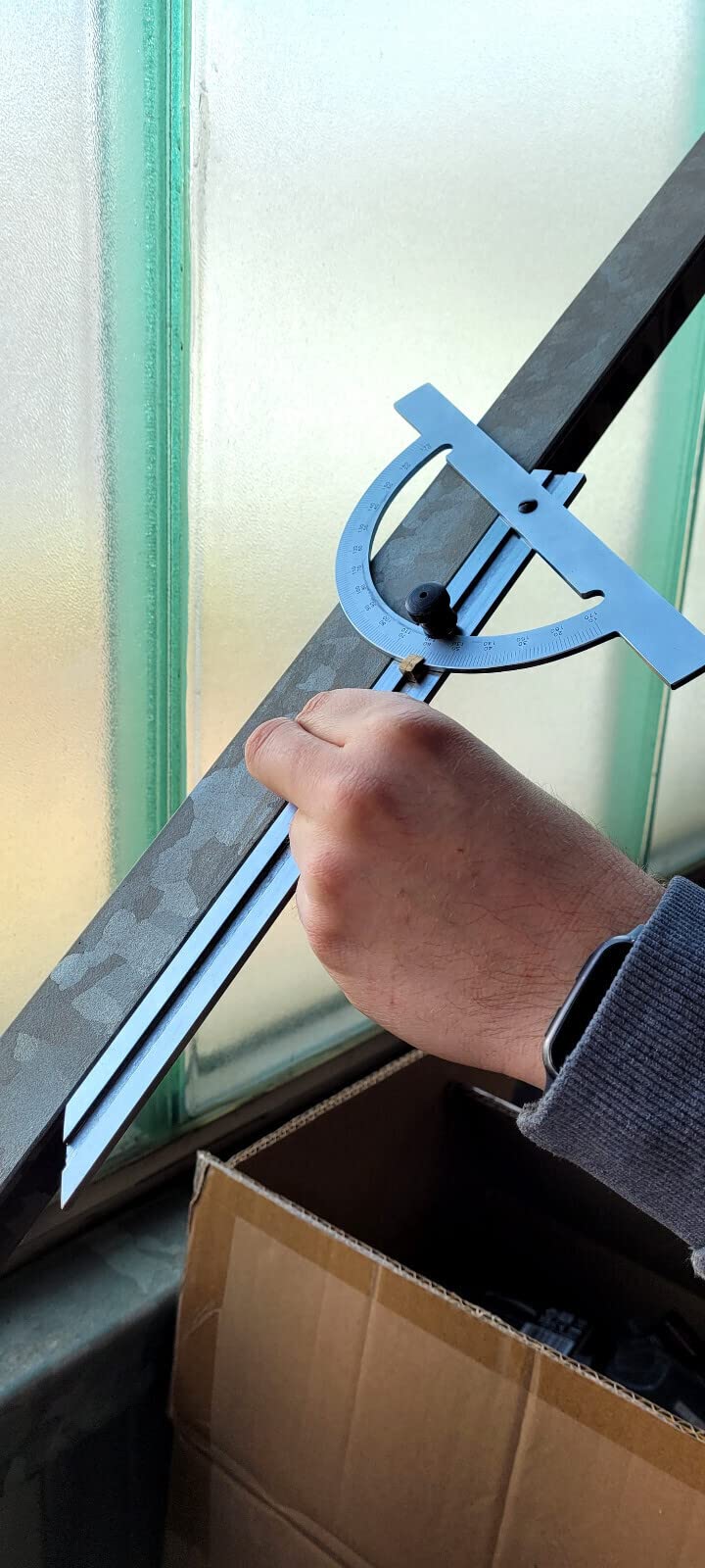WRS Präz.-Winkelmesser mit verstellbarer Schiene, 10-170°, rostgeschützt, mattverchromt, mit Metall-Feststellschraube, im Etui, Größe: 100 x 150 mm