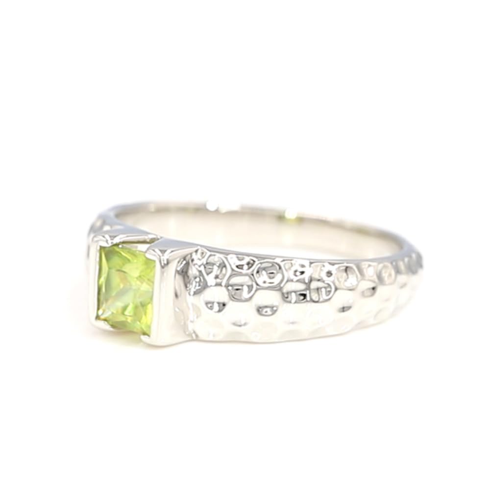 Cavill Sphen Silberring 0,76 Ct quadratischer Prinzesschliff aus Madagaskar in 925er platiniertem Sterlingsilber, moderner Ring mit grünem Sphen, glänzendes Design, Größe 17-21