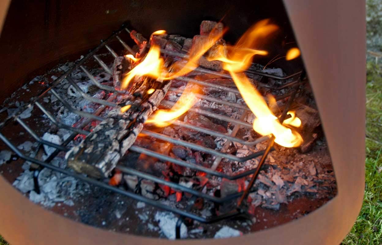 YERD Corten Terrassen-Ofen/Grill-Kamin Denver BBQ: Echter Corten-Stahl Gartenkamin (Edelrost), inkl. Grill-Rost (XL 160cm Corten)