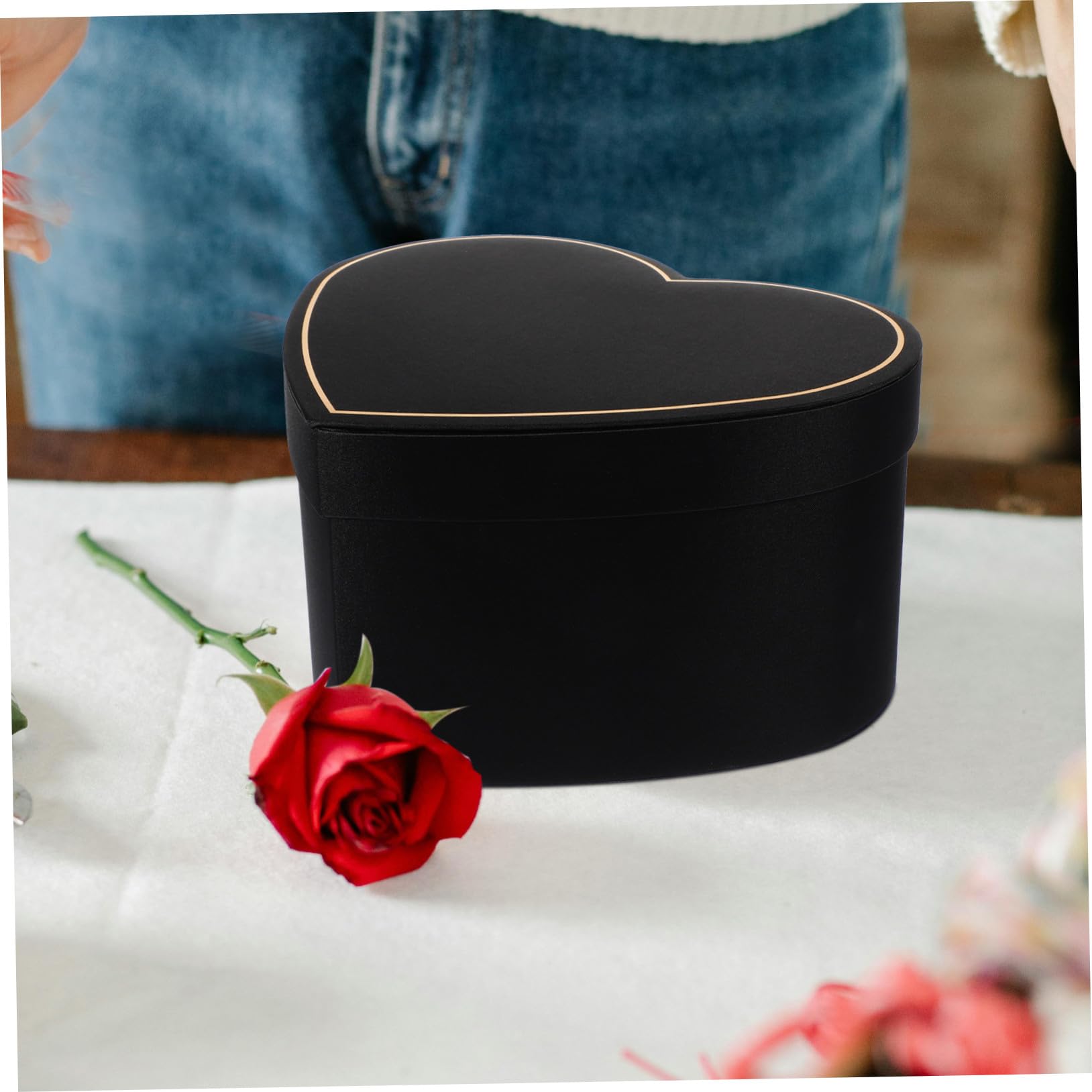 Hohopeti Herzförmige Geschenkbox aus Schwarzem mit Deckel Stabile Aufbewahrungsbox für Süßigkeiten Schmuck Kosmetik Dekorative Verpackung für Valentinstag und Besondere Anlässe