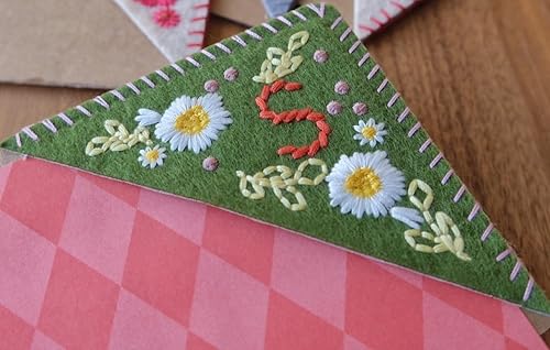 Miniatura 8 de Marcapáginas de esquina bordado a mano personalizado – Envío desde Estados Unidos – 26 letras y 4 estaciones – Marcapáginas de fieltro triángulo