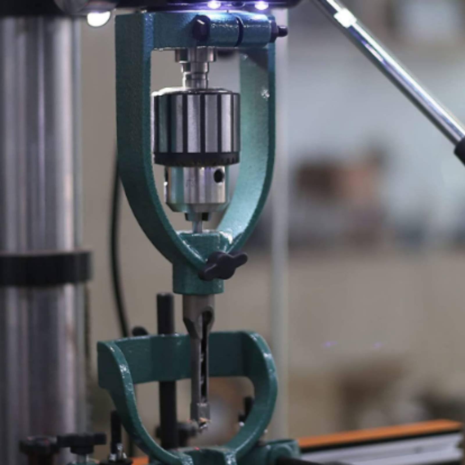 Adattatore Foro Quadrato Salva Denaro Facile da Installare per Falegnami, Artigiani Del Legno, Officina, Laboratorio, Mandrino Con Manicotto Di Riduzione 65-53