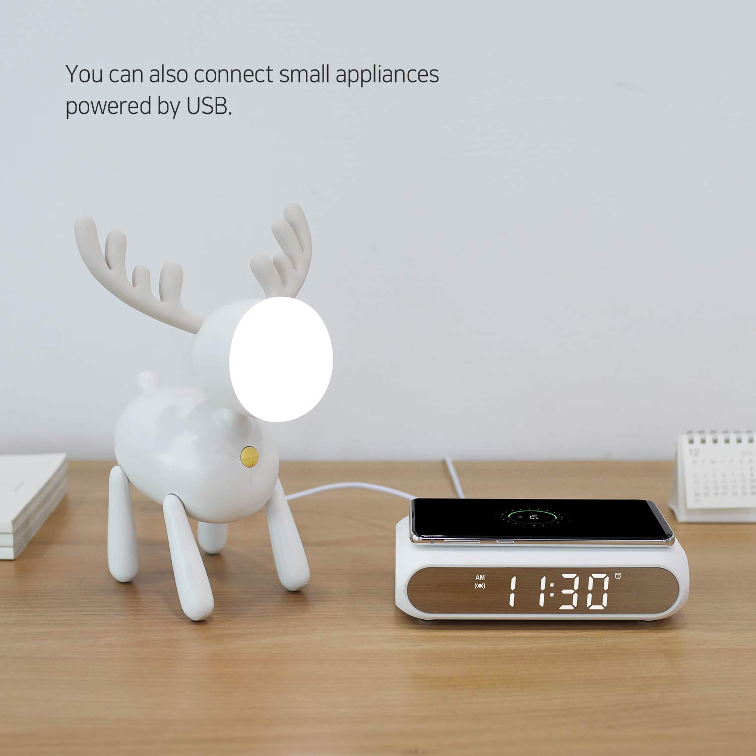 mooas Qi Wireless Charging Slim Mirror Orologio da scrivania (bianco), sveglia digitale compatta con porta USB, caricabatterie wireless per iPhone 8/8+/XS/XR/11/11Pro, Airpods, Samsung Galaxy