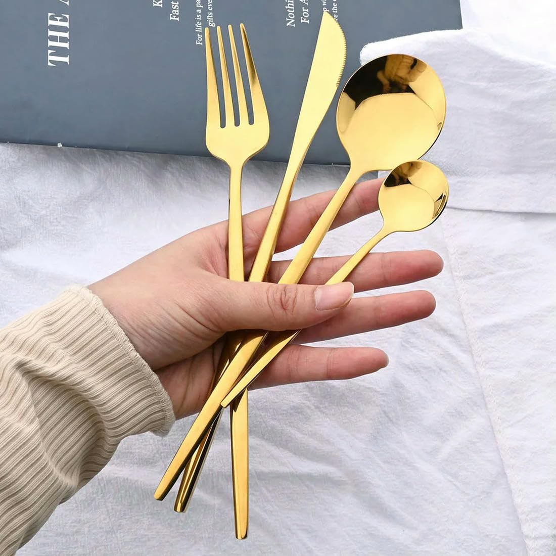 Juego de 24 Cubiertos Dorados con Mango Negro de Acero Inoxidable, Cuchillo, Tenedor, Cuchara, vajilla, Juego de Cubiertos para Festivales, vajilla de Cocina, Regalo