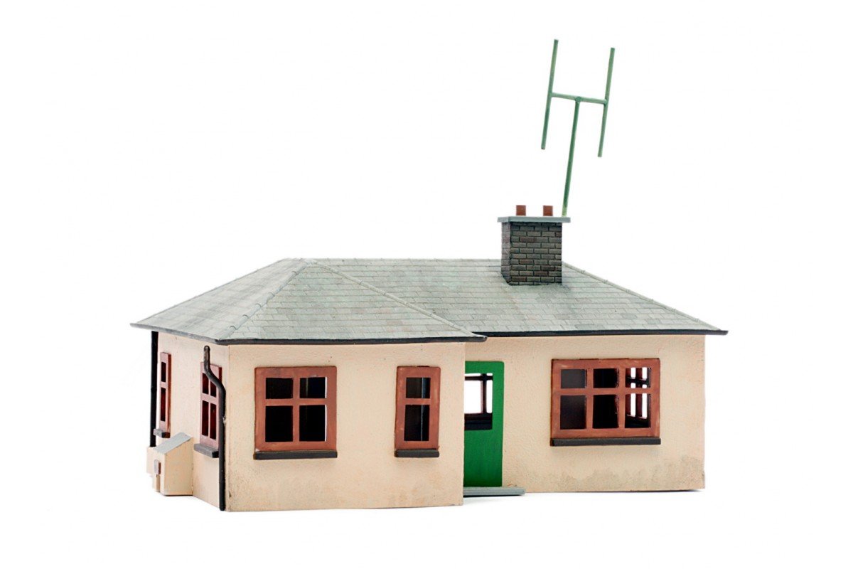 Dapol Green Model Railway Detached Bungalow Plastic Kit - Oo Scale 1/76