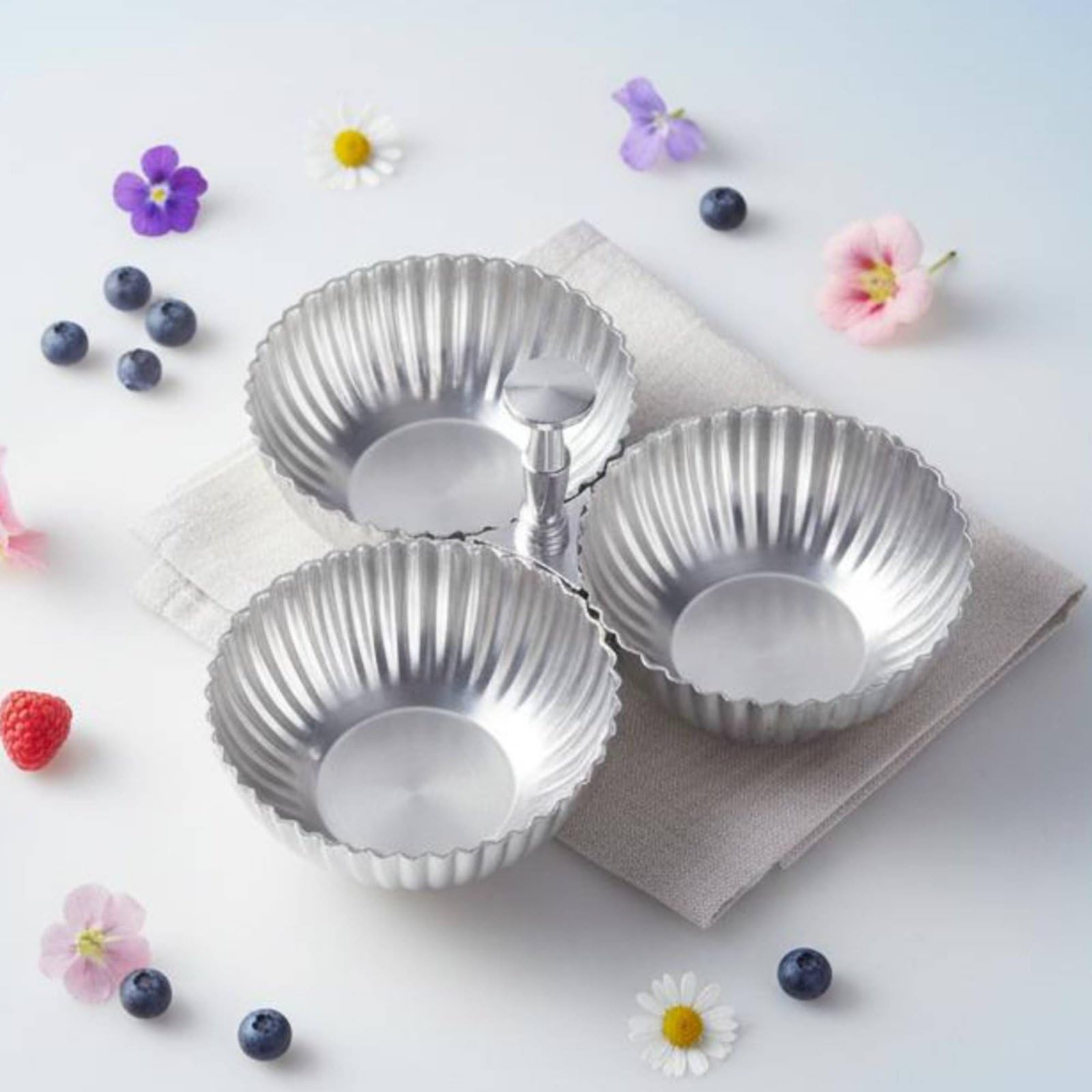 Snack Schale Servierschüssel Snackplatte Knabberteller aus Edelstahl Poliert mit Dreifach Einteilung Und Griff für Nüsse Süßwaren Trockenfrüchte Und, Lotus