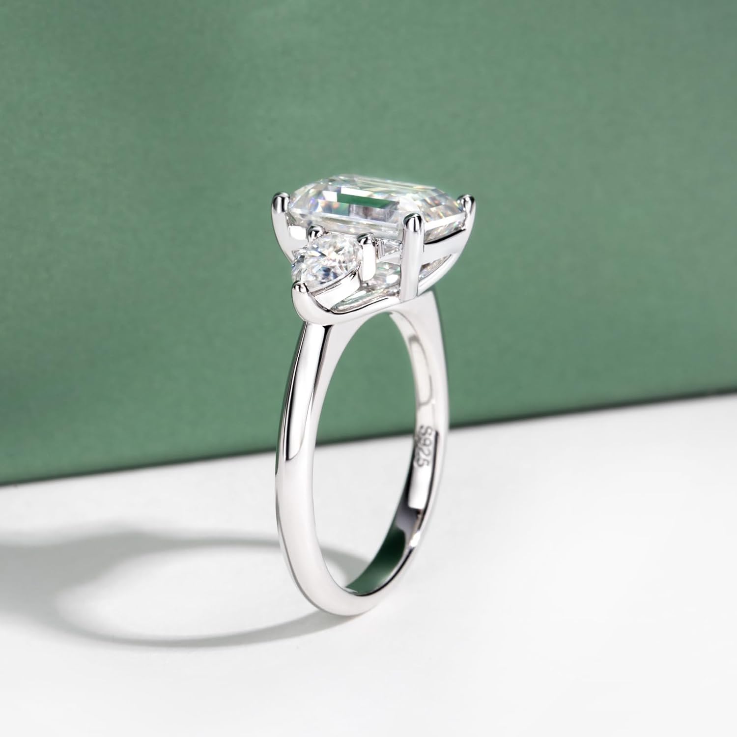 Round Cut Moissanite 3 Stone Engagement Rings D Color VVS1 Emerald Cut 925 Sterling Silver Anniversary Wedding Promise Ring for Women