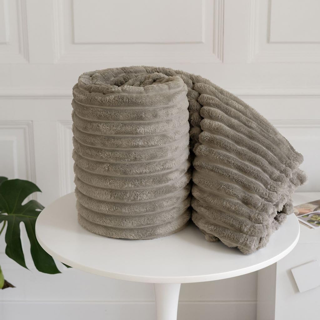 LIZZIE JACOBS New Chunky Cord Teddy Sherpa Fleece Throws Super Soft Warm Cosy Luxurious Sofa Settee Bed Throws Blankets For Kids and Adults (Beige, King - 200x240cm)