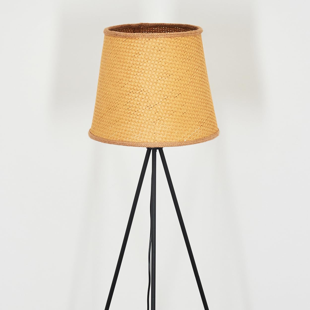HOFSTEIN Lámpara de pie Palmeiros, lámpara de pie de metal/cuerda/rafia en negro/natural, E27, diseño escandinavo, estilo bohemio, altura 156 cm, diámetro de 37,5 cm, interruptor de pie – salón