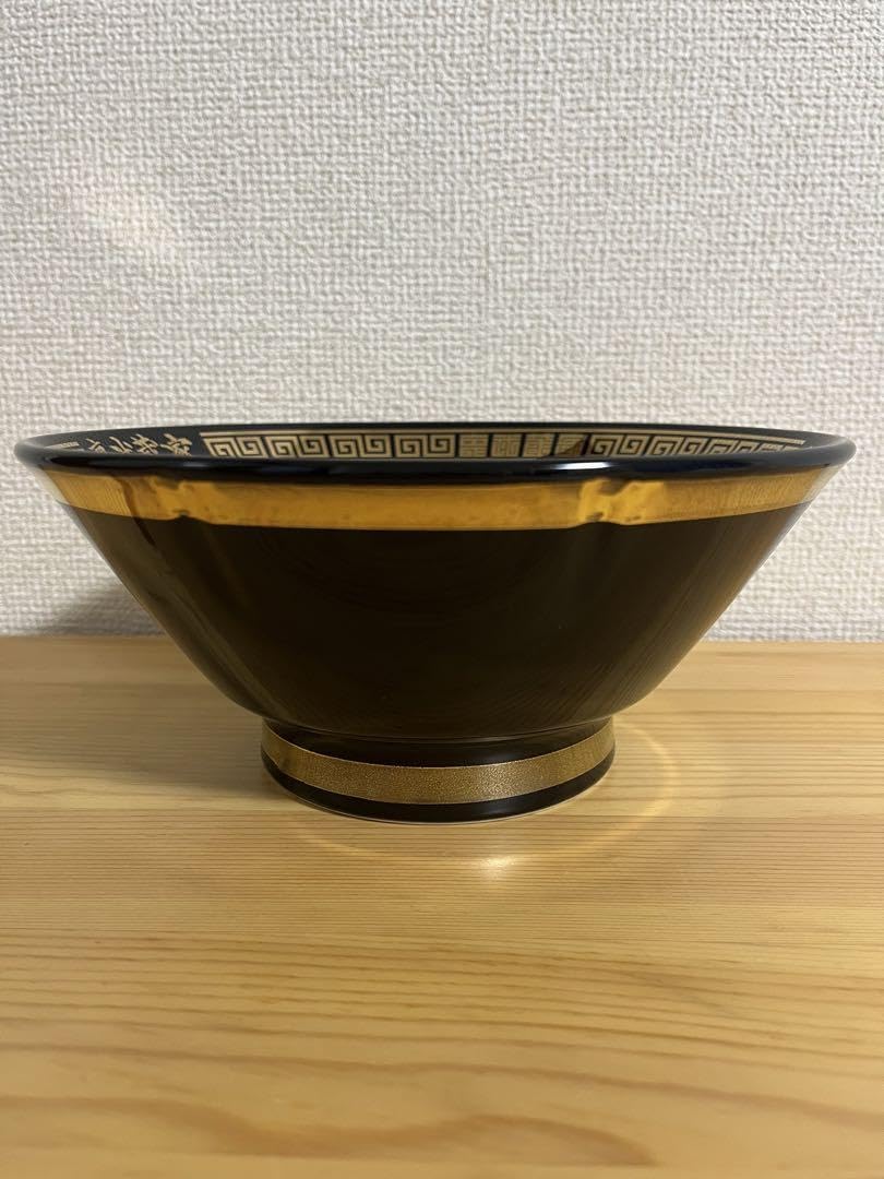 黒い丼 金色の文字入り Amazon.co.jp: 裏武蔵家 家系 ラーメン どんぶり 黒 金 丼ぶり 武蔵家