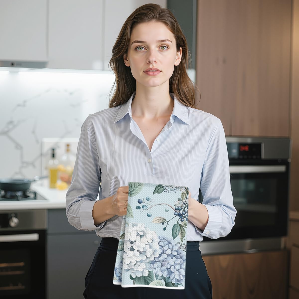 3Pcs Artistic Blue Hydrangea Kitchen Towels, Elegant Decorative Absorbent Microfiber Dish Cloth Tea Towel, Durable Hand Towels for Farmhouse Home Bathroom, Housewarming Gifts - Image 6