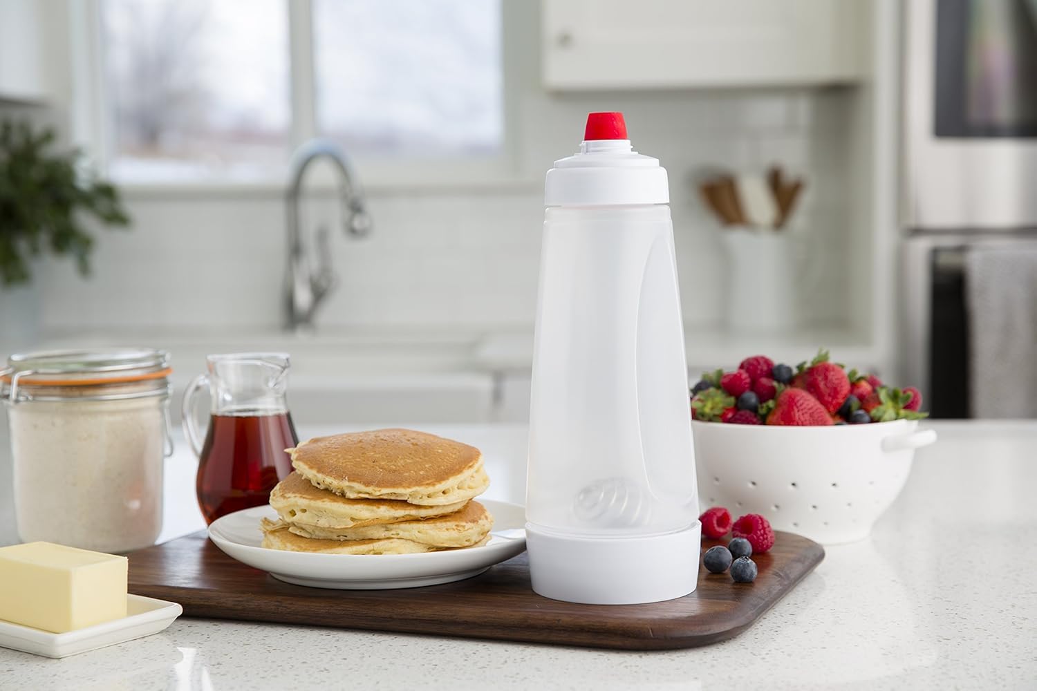 MallArt® Pankek & Krep Hamuru Karıştırma ve Dökme Şişesi – 1 Litre | Ölçü Çizgili, Karıştırıcı Toplu, Sıkma Başlıklı Hamur Hazırlama Şişesi | Kahvaltı & Tatlı Hamuru için Plastik Şişe