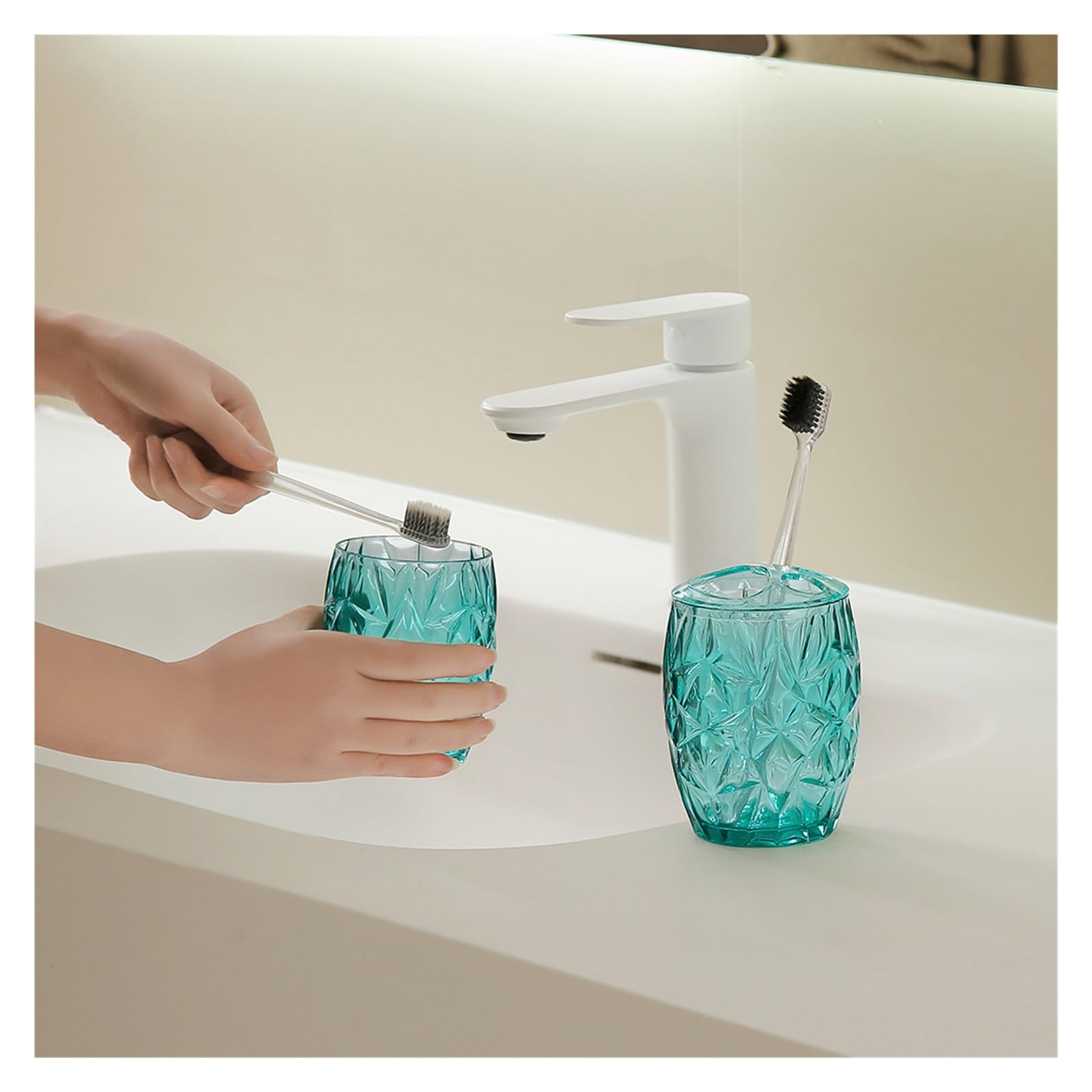 Set de Accesorios de Baño Juego de Accesorios de baño Transparente con dispensador de jabón, Soporte for Cepillo de Dientes, Taza y jabonera for encimeras de baño(Blue)