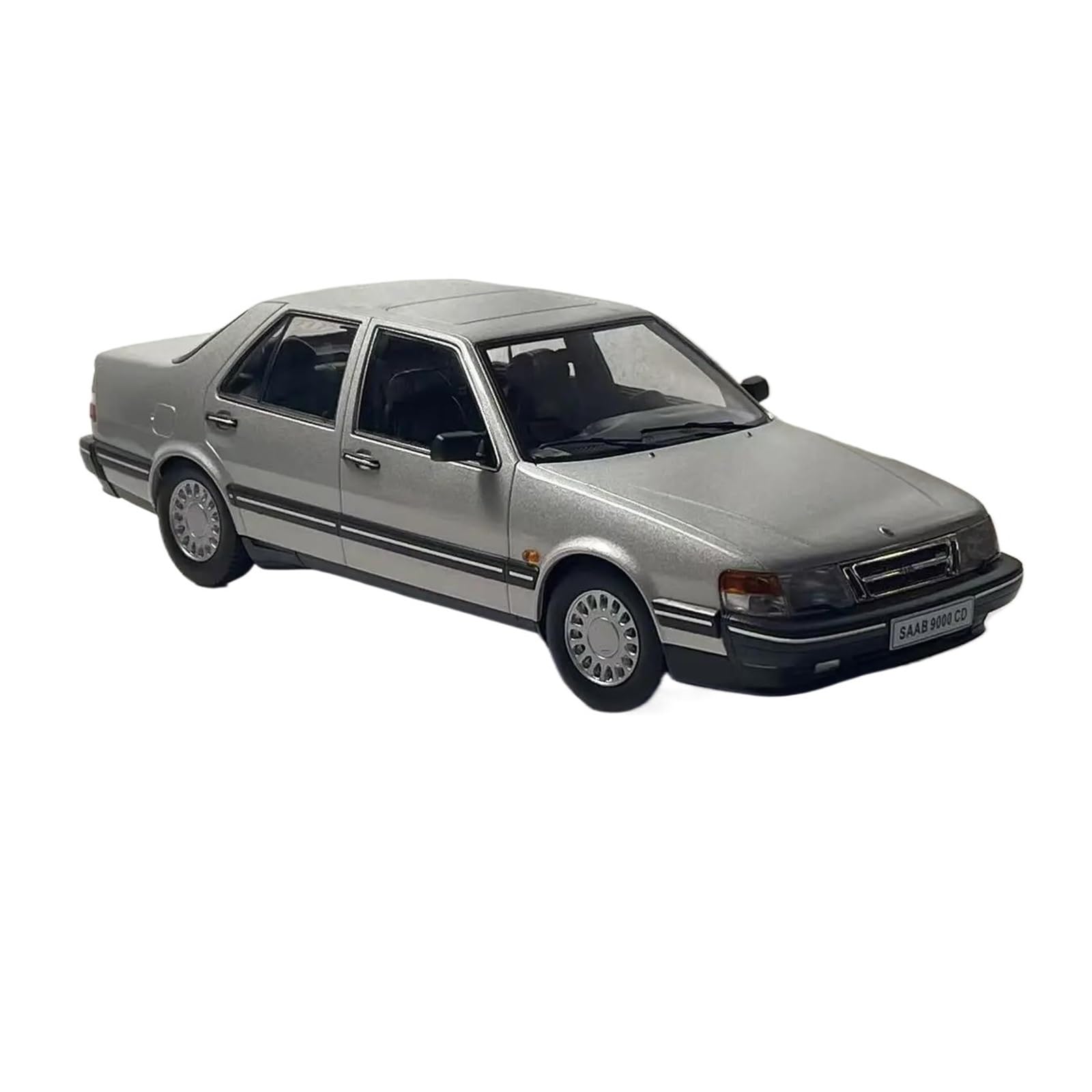 Auto Classica In Lega 1/18 Per SAAB 9000 CD 1988 Berlina A Quattro Porte Modello Di Auto D'epoca Pressofuso Da Collezione Argento Decorativi Da Collezione