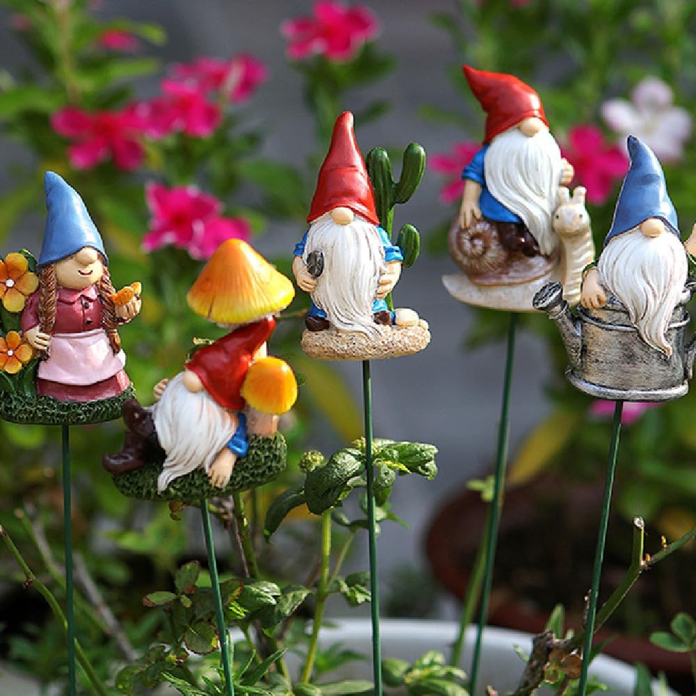 Garden Gnome Stakes Decorative Figures, Set of 5, Resin Yard Art, 17x7x22cm Gift for The Garden