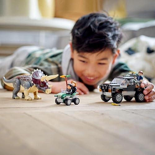 Miniatura 3 de LEGO Jurassic World 76950 Triceratops Truck Attack