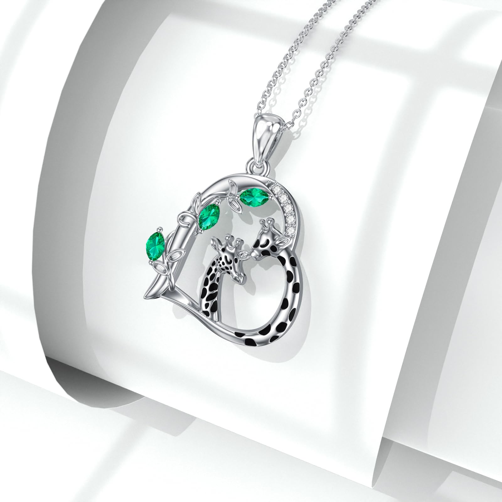 YFN Collana in Argento Sterling con Giraffa a Forma di Cuore, Regalo per Donne, Adolescenti, Ragazze, Amanti della Giraffa, Compleanno, 23*20mm, Argento