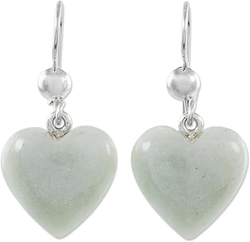 NOVICA Pendientes colgantes artesanales de jade hechos a mano con forma de corazón blanco de plata guatemala, verde de ley 1.3 pulgadas de largo x