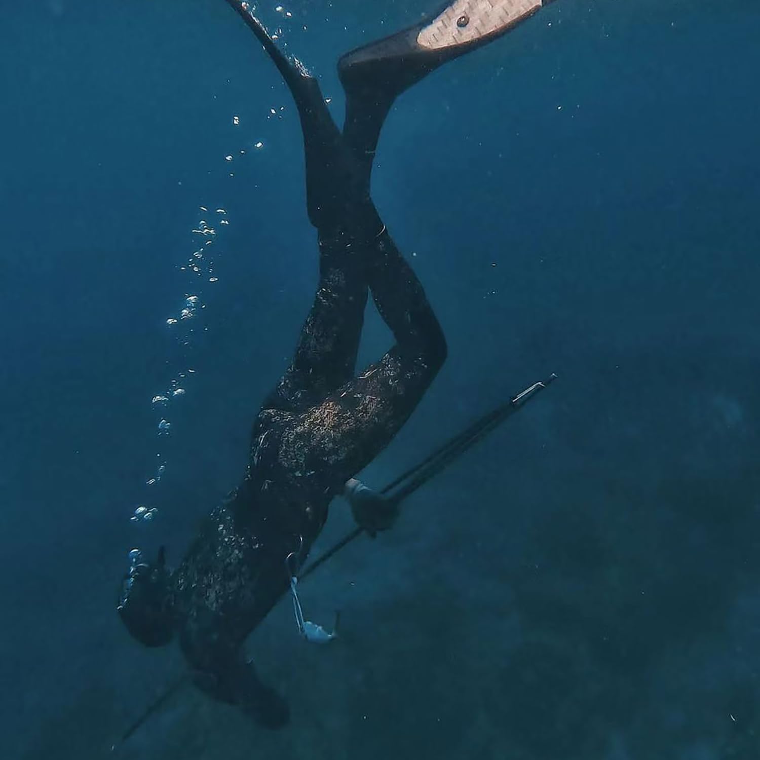 Muta da pesca subacquea in neoprene con cappuccio, 2 pezzi, mimetica, per caccia e immersioni, imbottitura sul petto, per apnea, snorkeling, nuoto in acqua fredda