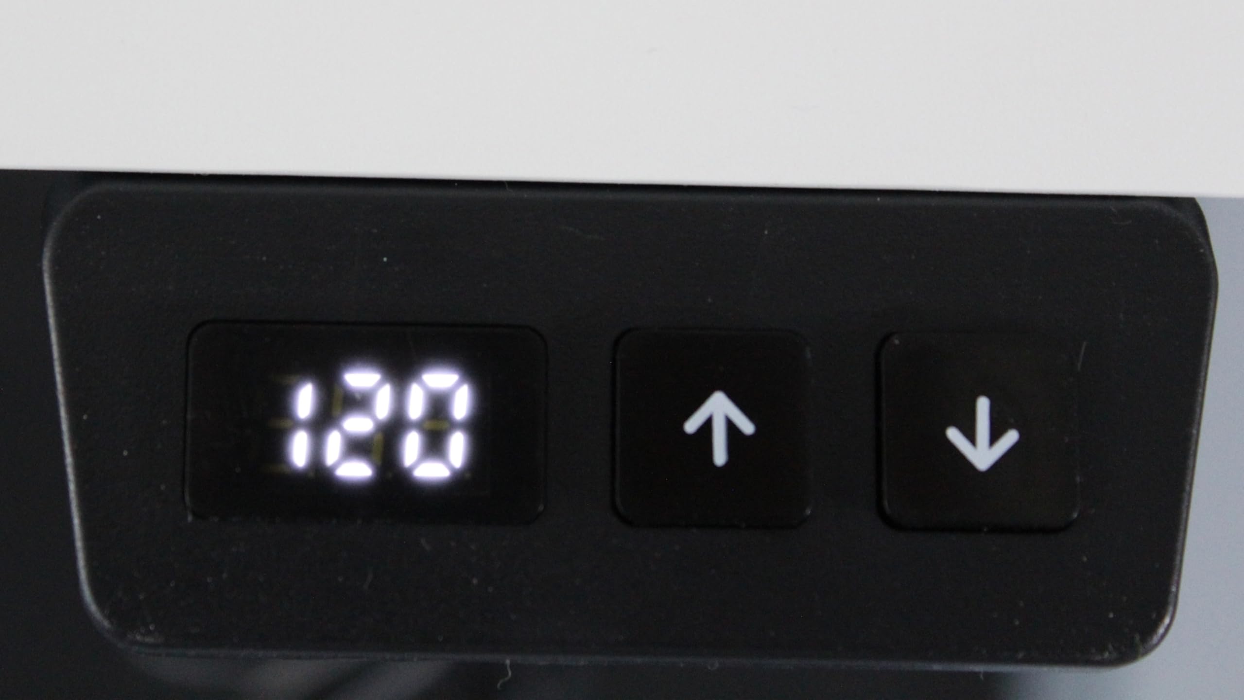 möbelando Schreibtisch >e-Desk< elektrisch Verstellbarer 150x 72-120x72 cm in weiß, Ergonomisch für gesundes Arbeiten, Stufenlos mit LED-Anzeige, Stoß- und Kratzfest, Made in Germany