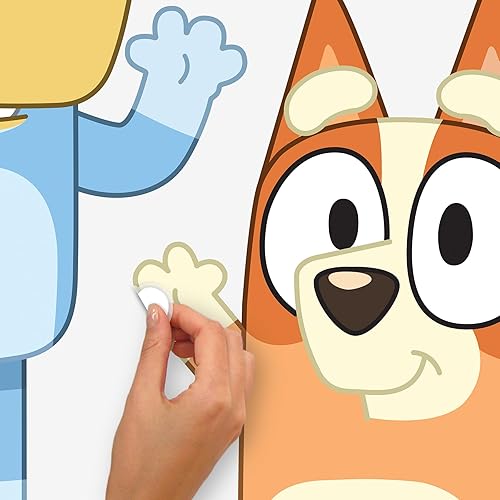 Miniatura 10 de RoomMates Bluey Family and Friends - Calcomanías de pared para despegar y pegar, RMK5457SCS