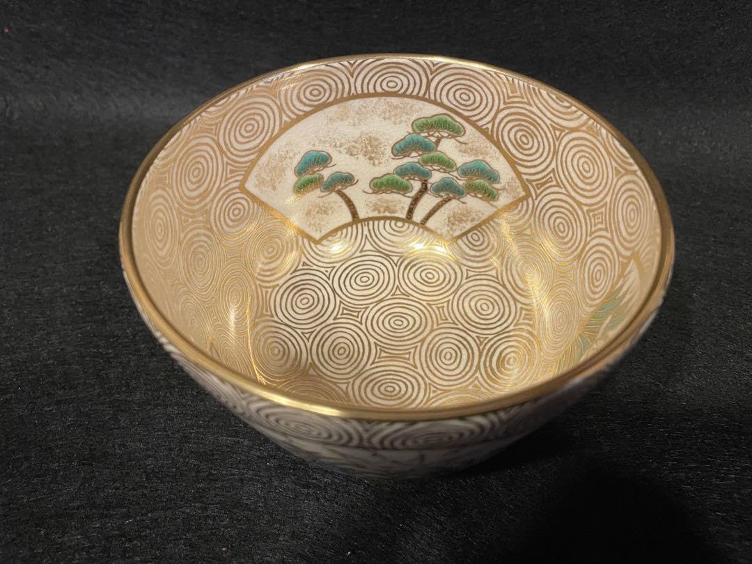 四季草花紋扇面　抹茶茶碗　茶道具 Amazon.co.jp: 四季草花紋扇面 抹茶茶碗 茶道具 : ホーム＆キッチン