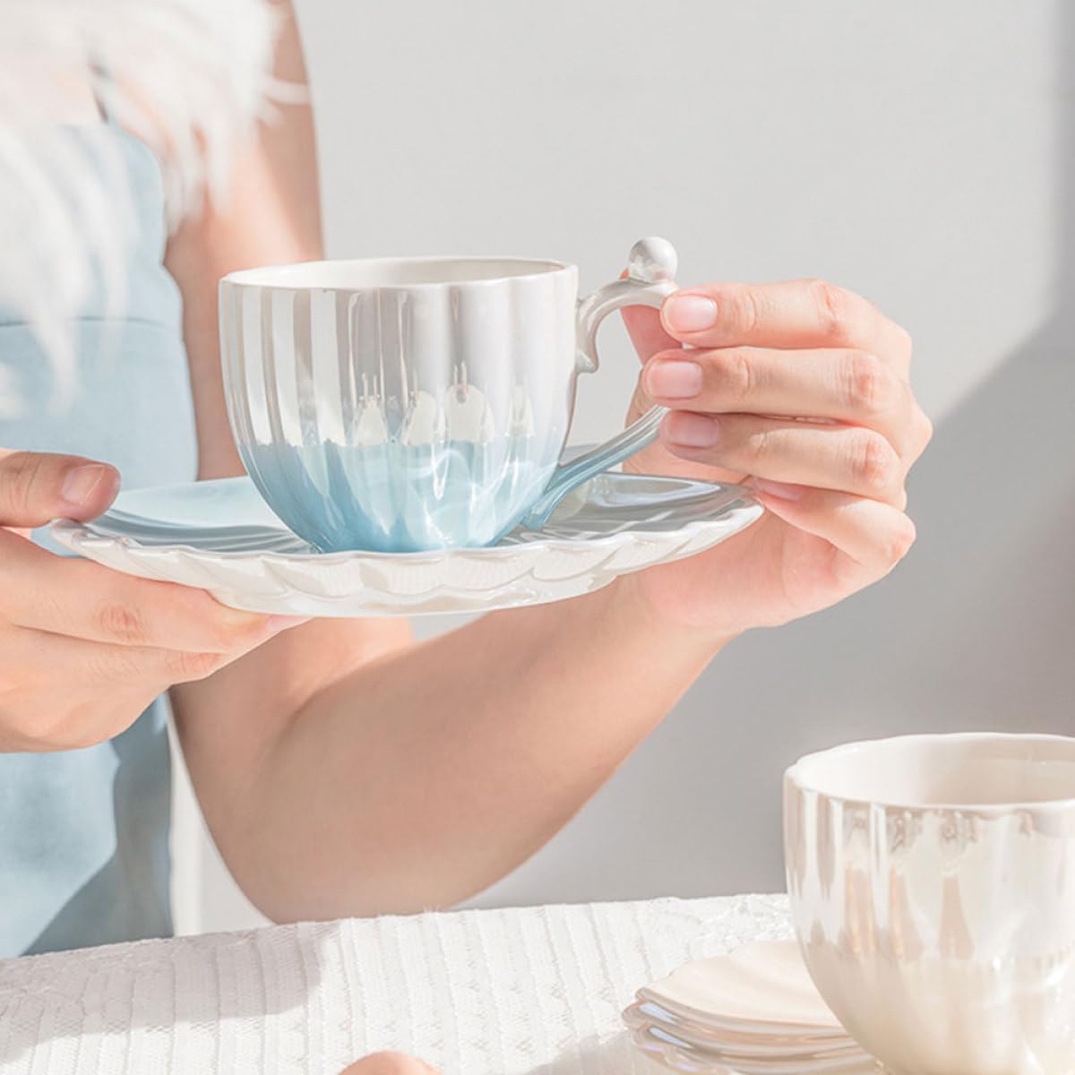 BESPORTBLE Set di Tazze da Tè in Ceramica con Piattini e Vassoio Porta-tazze, Tazza da Caffè e Latte Ergonomica Sfumatura Blu per Casa, Ufficio e Bar