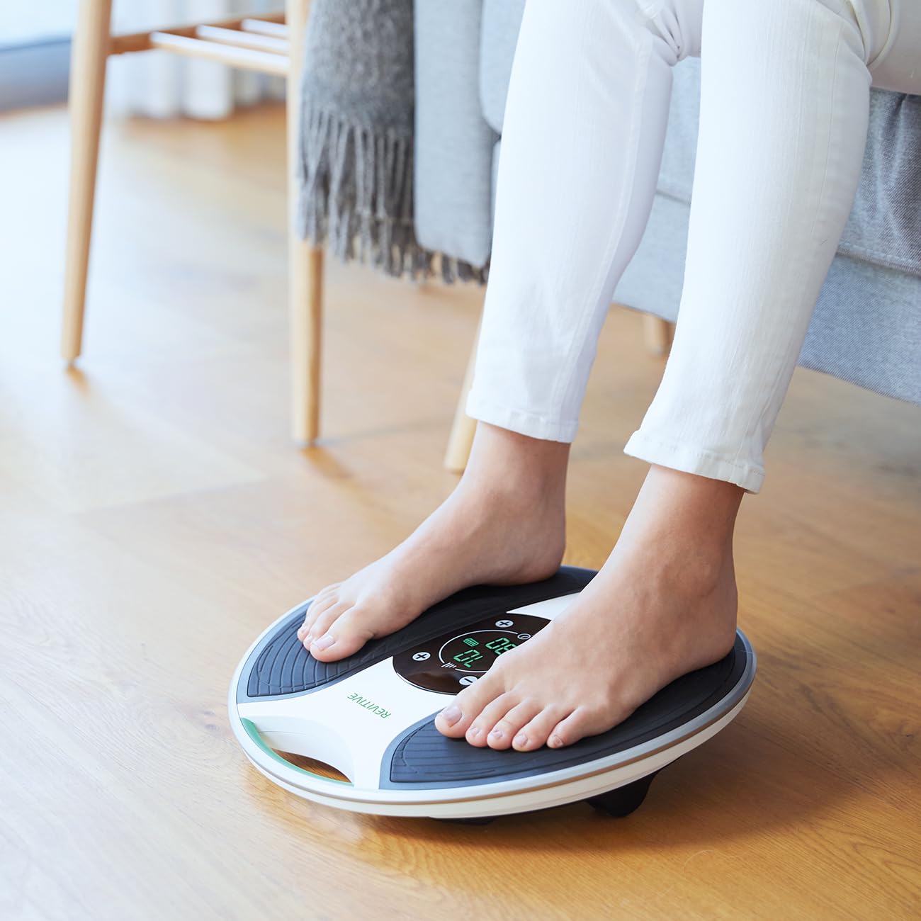 Nuovo Stimolatore di Circolazione Revitive Medic,alleato delle gambe - aiutarti a ridurre il dolore alle gambe e ridurne il gonfiore,alleviando i problemi di circolazione senza medicinali,bianco nero