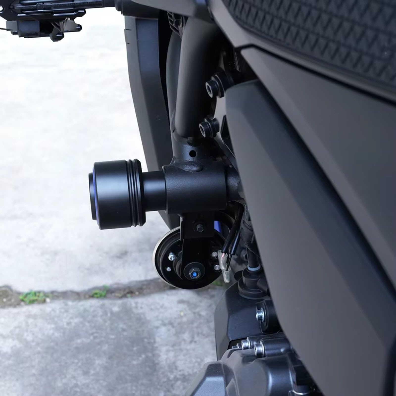 Curseur Protection Contre Curseurs De Cadre Protection Contre Les Chutes Crash Pad Compatible avec Yamaha pour MT07 2026 2025 2024 R7 pour XSR700 pour Tracer 7 700 GT Moto(Black)