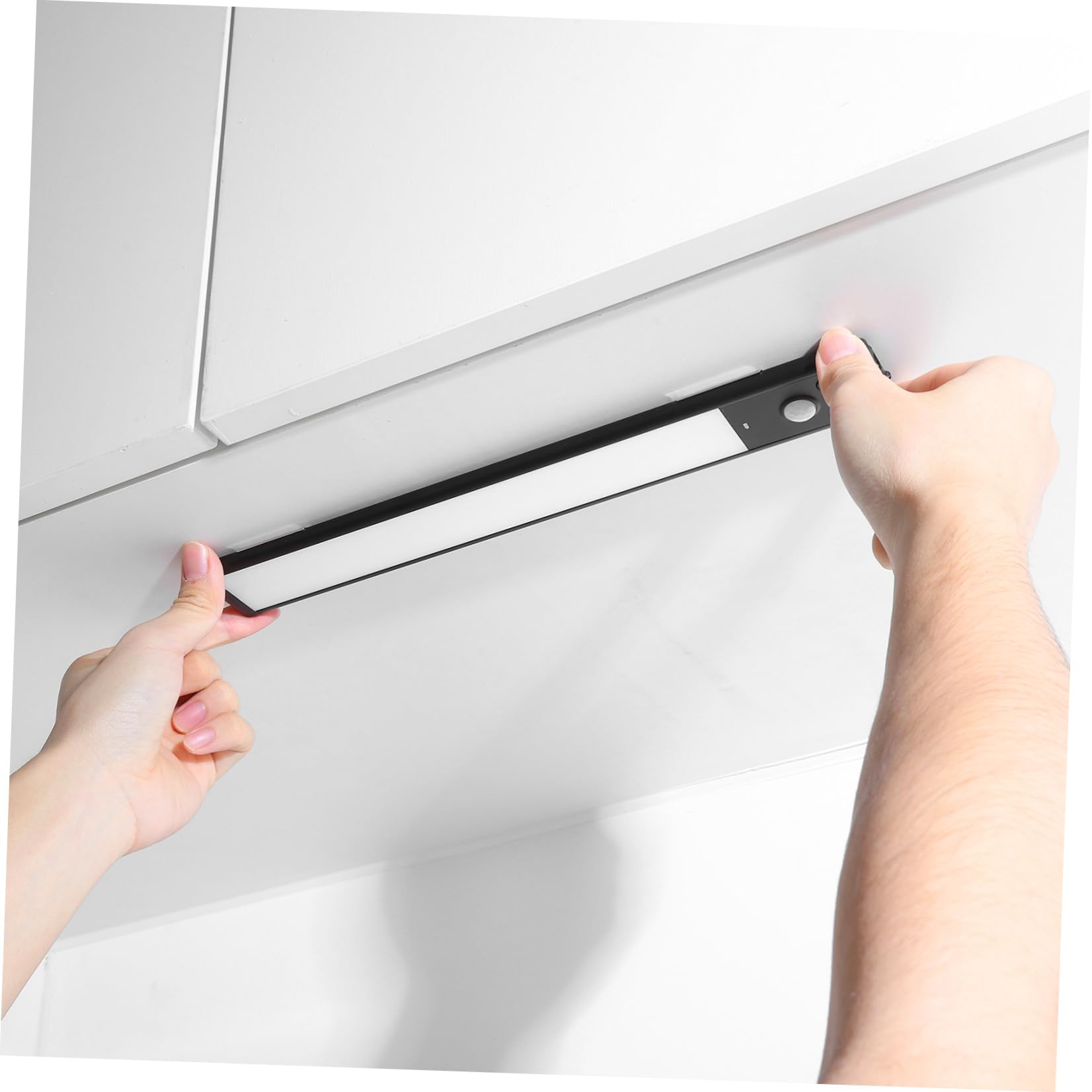 HANABASS 4 Piezas Luces Sensor de Movimiento para Debajo del Gabinete en Cocina, Batería Recargable, Diseño Compacto y Material de Aleación de Aluminio Negro, Ideales para Pasillos y