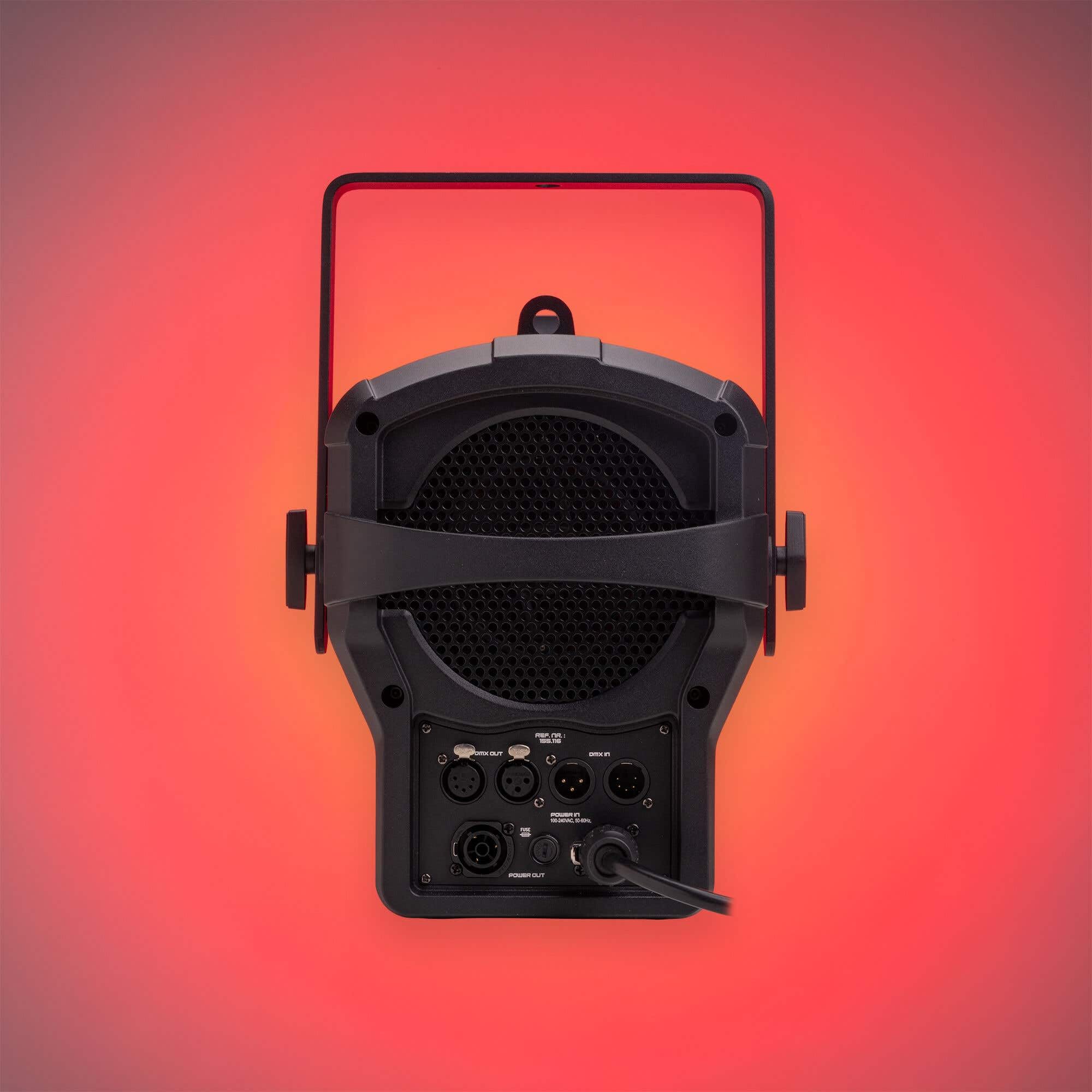 BeamZ Professional BTM250FC Foco Fresnel LED RGBALC 250W con zoom motorizado