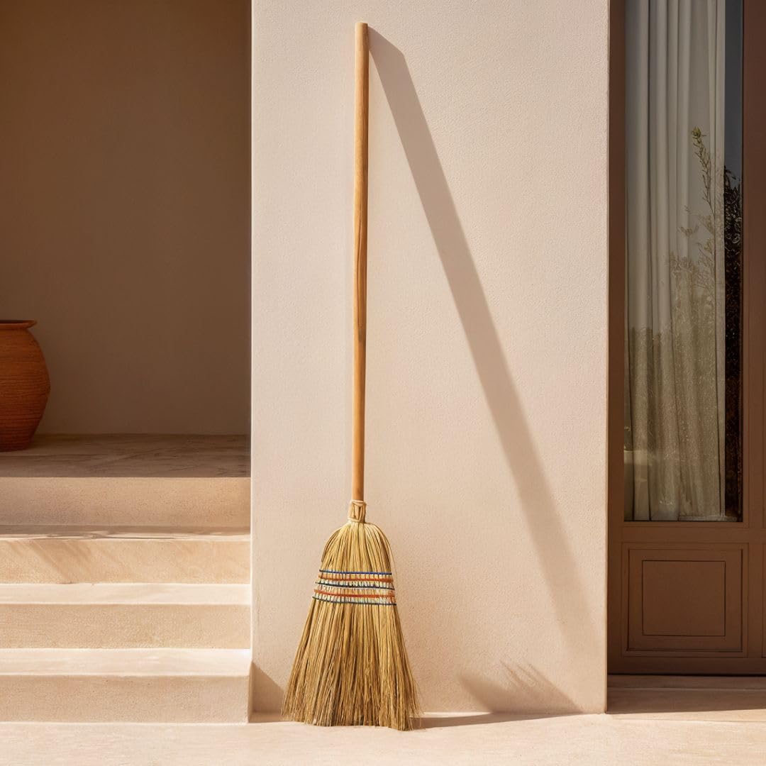 Escoba de Mijo Natural 135 Cm | Limpieza Sostenible y Eficaz | Ideal para Interior y Exterior | Nortene