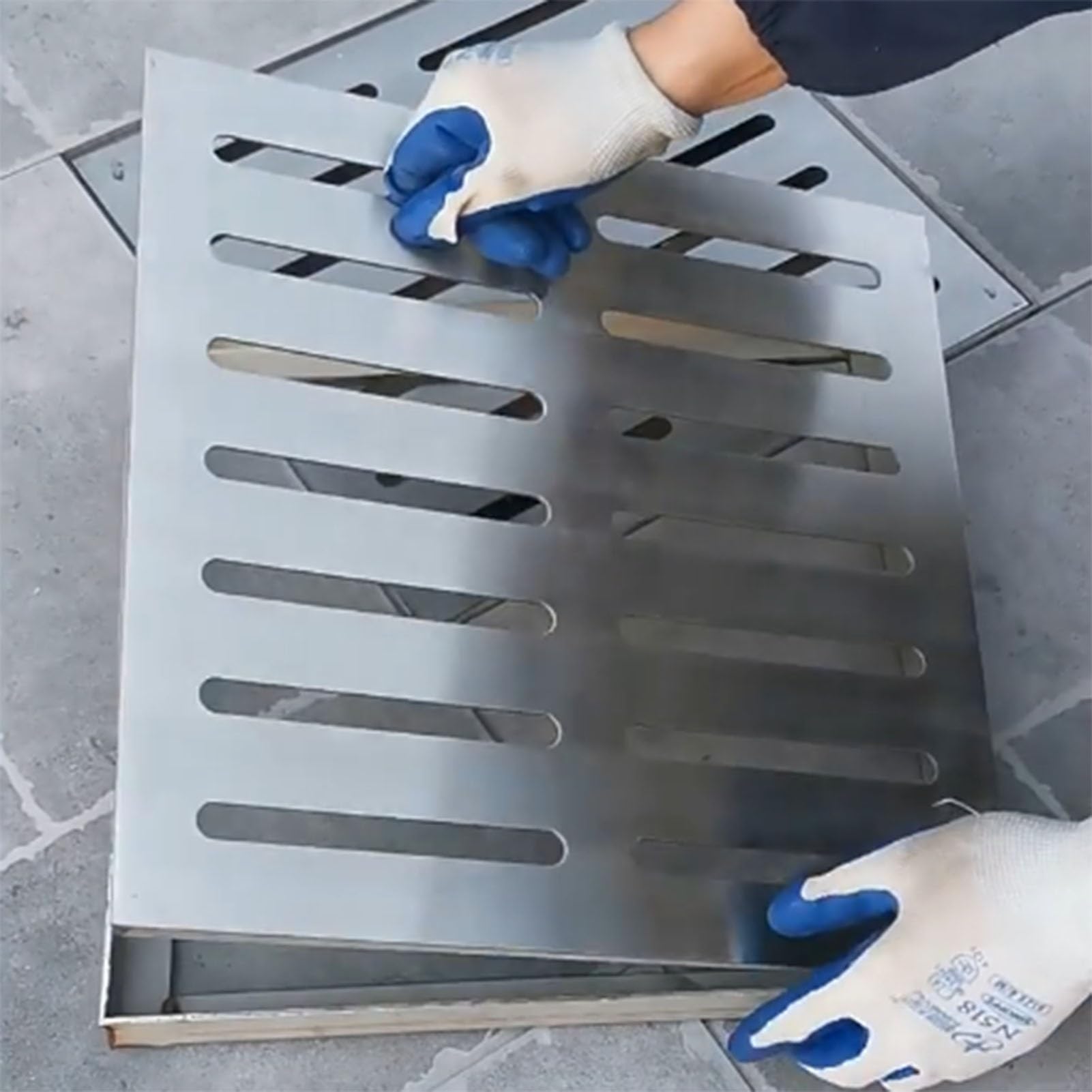 Caniveau extérieur Vibeo 20x20 cm pour évacuation de cour et terrasse