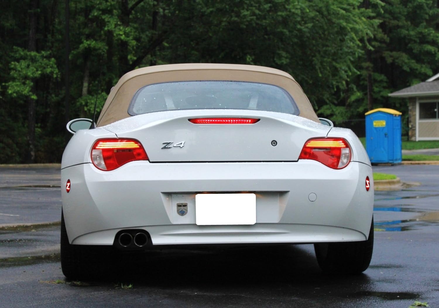 iJDMTOY Red Chrome Reflective Lens Red Illuminated Z-Emblem Full LED Rear Bumper Side Marker Lights Compatible With BMW 2003-2008 Z4 Roadster/Coupe