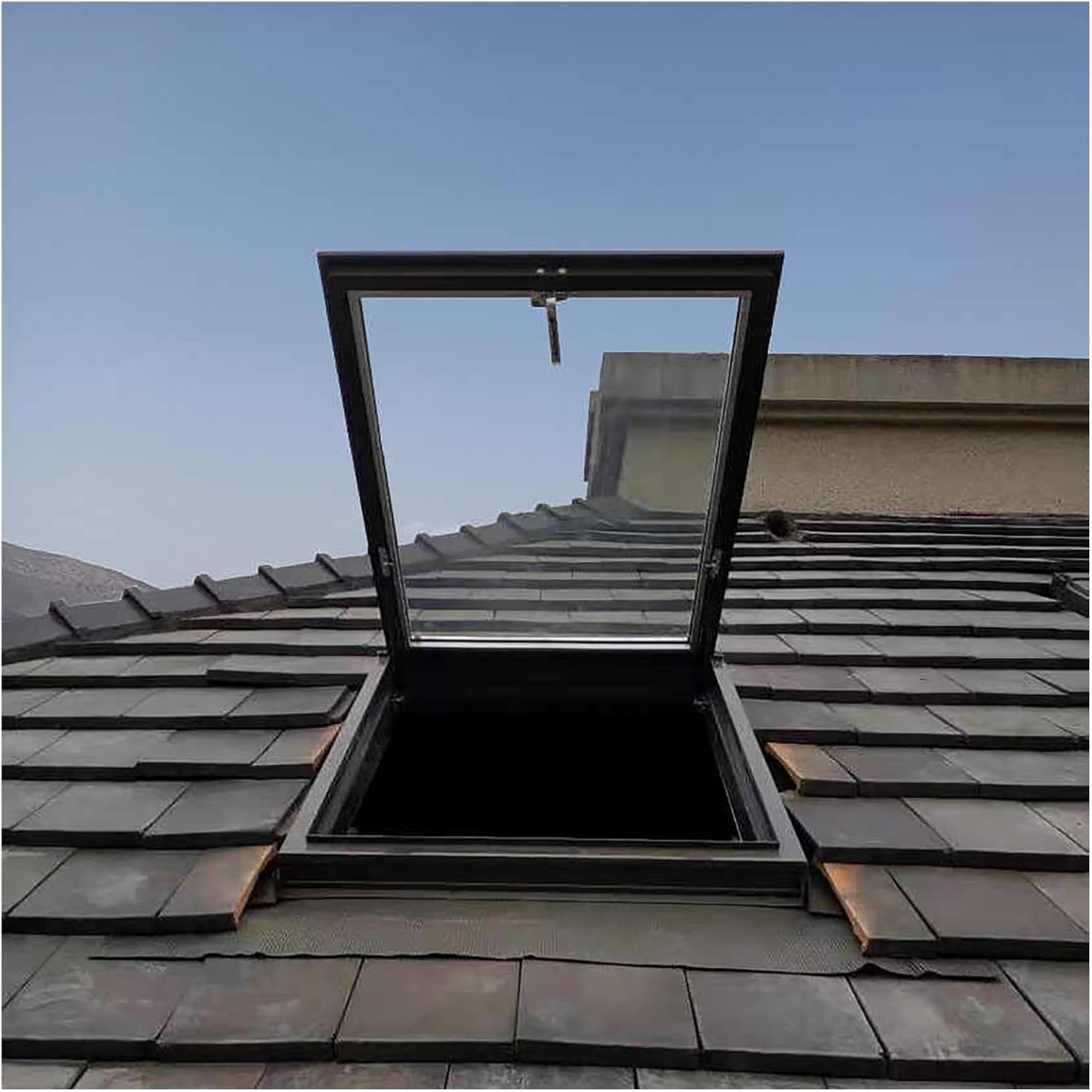 ERRULAN Skylights & Roof Windows, Manual Venting Deck Installation Skylight, Waterproof Aluminum Alloy Roof Maintenance Hatch Cover for Hallway Loft Stairway Garage(50x50cm/19.7x19.7in)
