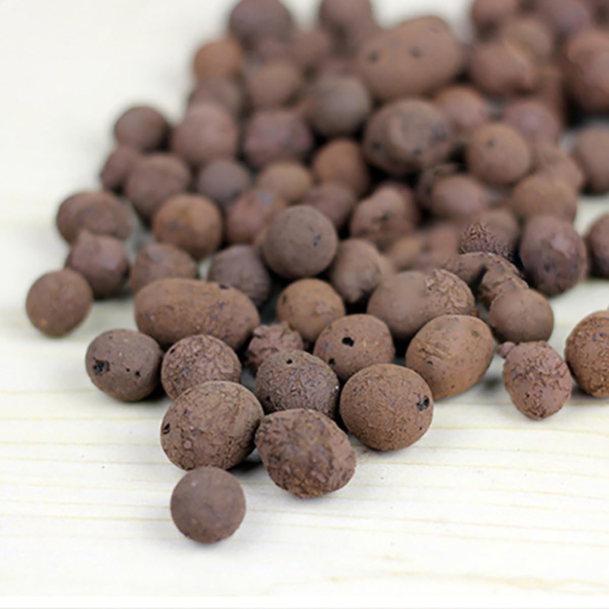 Guijarros de Ceramsita para Macetas Drenaje y Retención de Agua, Arcilla Expandida de 1kg para Plantas en Maceta y Cultivo sin Suelo