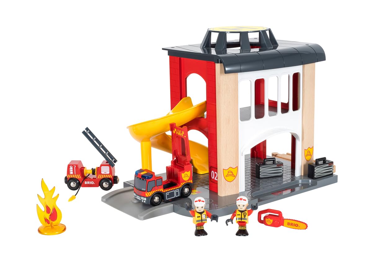 BRIO World - Caserma dei Pompieri, Accessorio Pista Trenino, Set Costruzioni in Legno, Compatibile con Tutti i Prodotti BRIO, Giocattolo per Bambini 3+ Anni