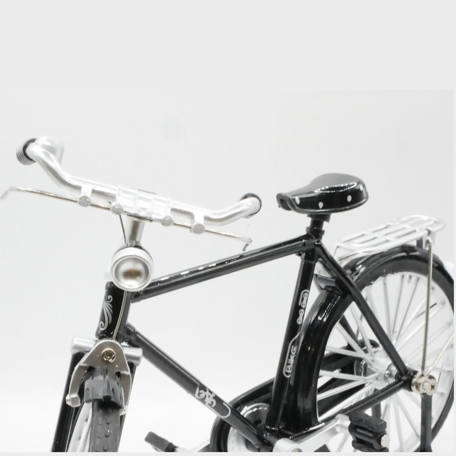 1:10 Scale Black Mini Alloy Bicycle Model Metal Bike Collectible with Inflator Tool