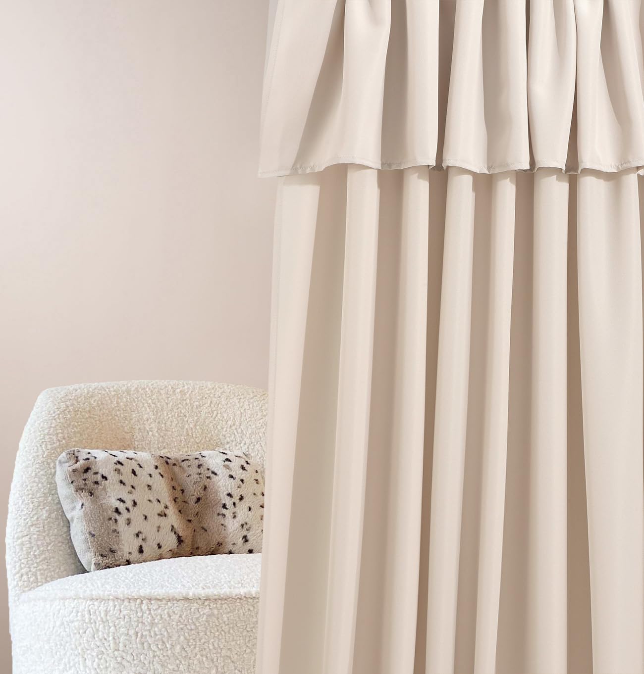 ROOM99 Tenda con occhielli argentati, Aura, 140 x 260 cm, larghezza x altezza, oscurante, decorazione moderna, per soggiorno, camera da letto, bianco, 1 pezzo