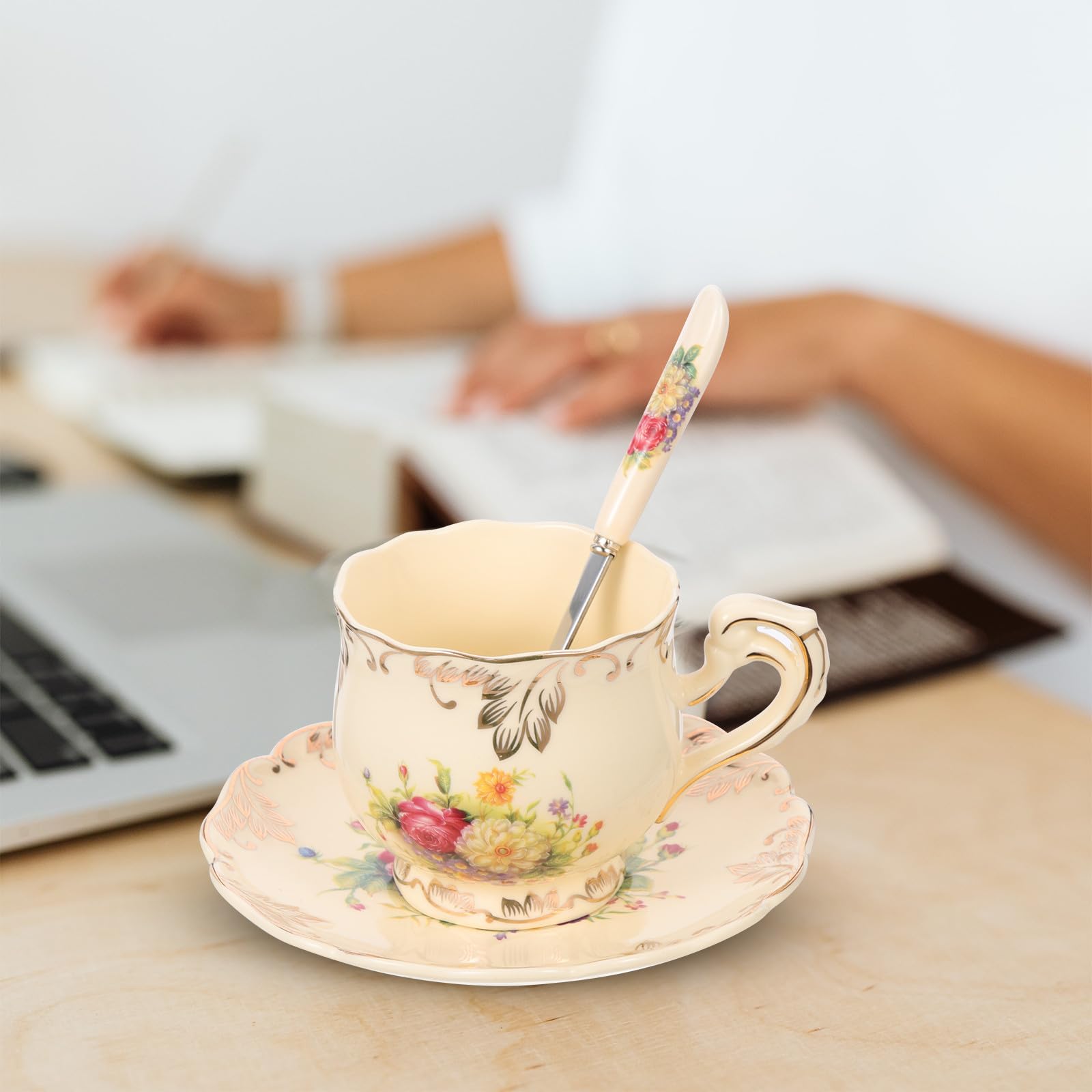Ipetboom Juego de Taza de Té y Platillo de Cerámica y Acero Inoxidable de 250ml, Diseño Retro y Práctico para Festival y Conmemoración Festiva