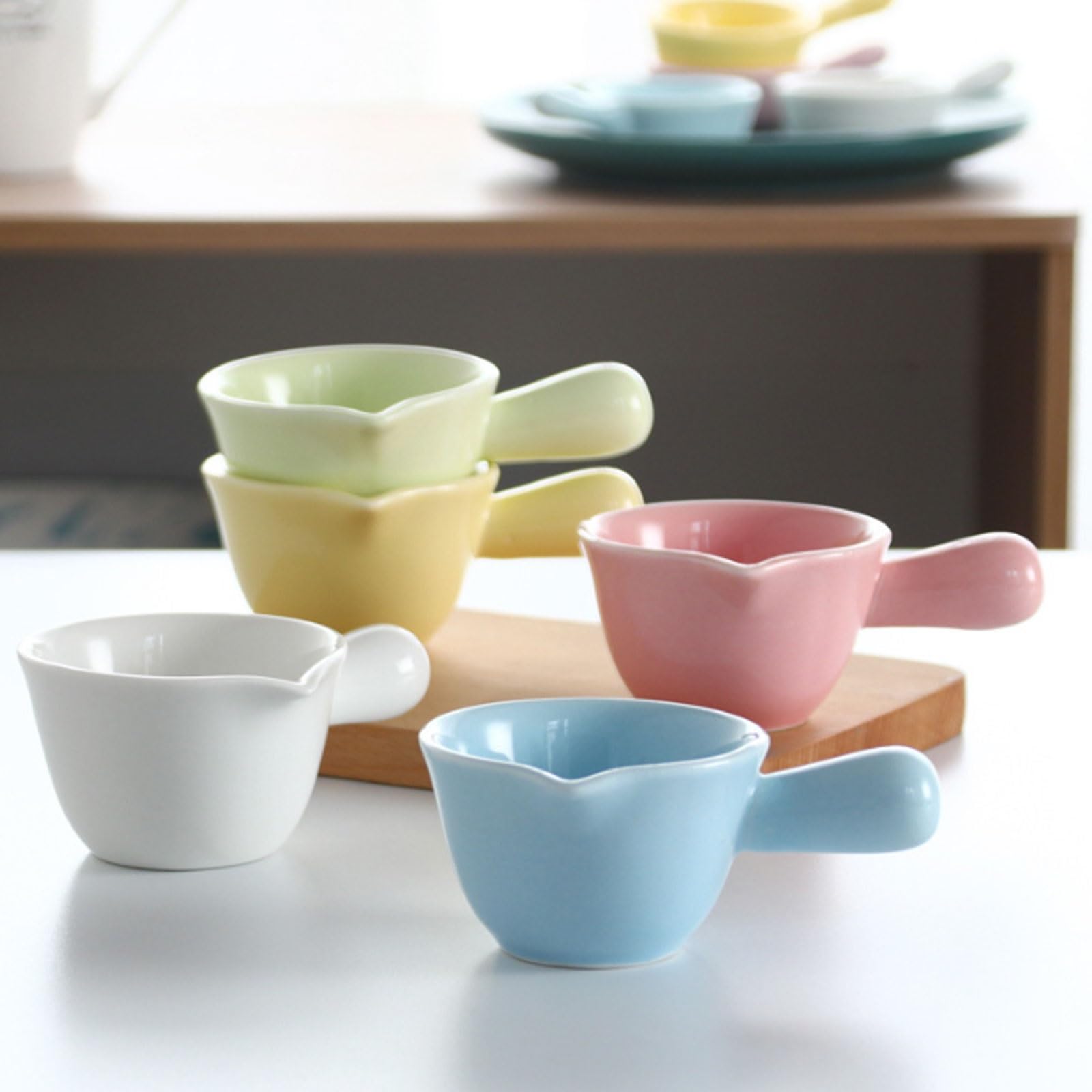 Ensemble de 5 pots en céramique de style western de 100 ml comprenant un pichet à lait, une saucière, un verre à eau, un pot à crème, un pot à café, un pot à sucre et un pot à sauce. Idéal pour l